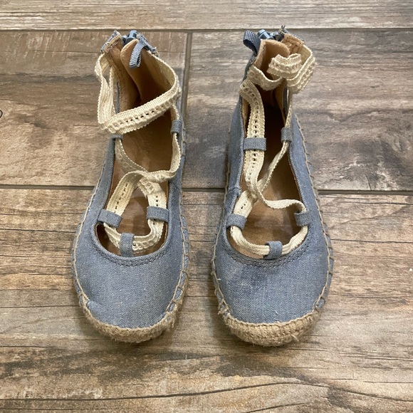 Old Navy Blue and Tan Toddler Espadrilles - Picture 2 of 2